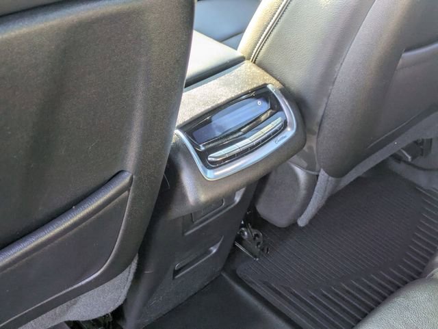 Used 2023 Cadillac XT6 Luxury image 31