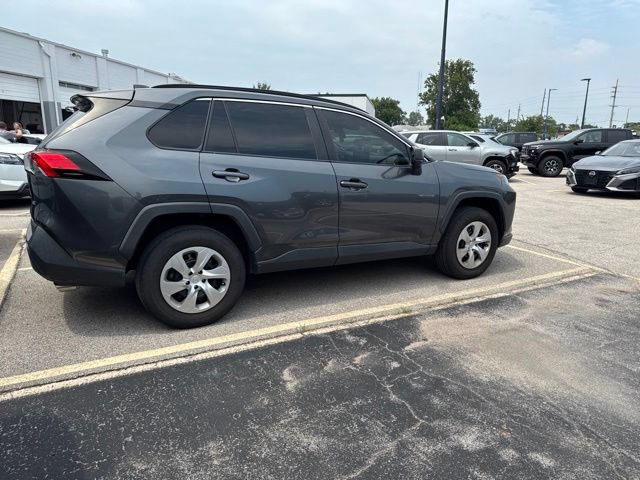 Used 2020 Toyota RAV4 LE FWD image 4