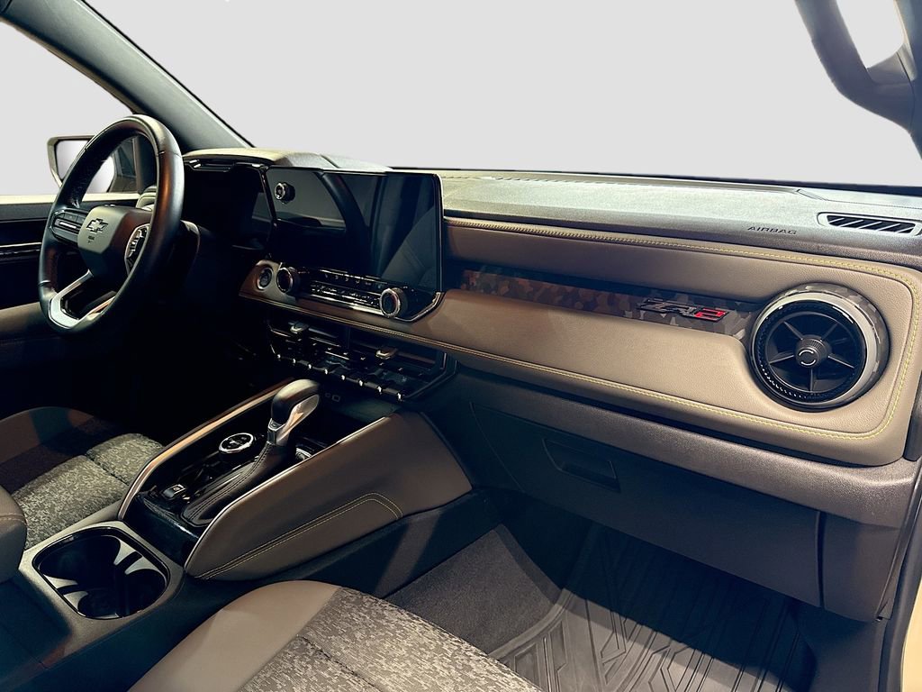 Used 2024 Chevrolet Colorado ZR2 w/ Technology Package AWD/4WD image 29