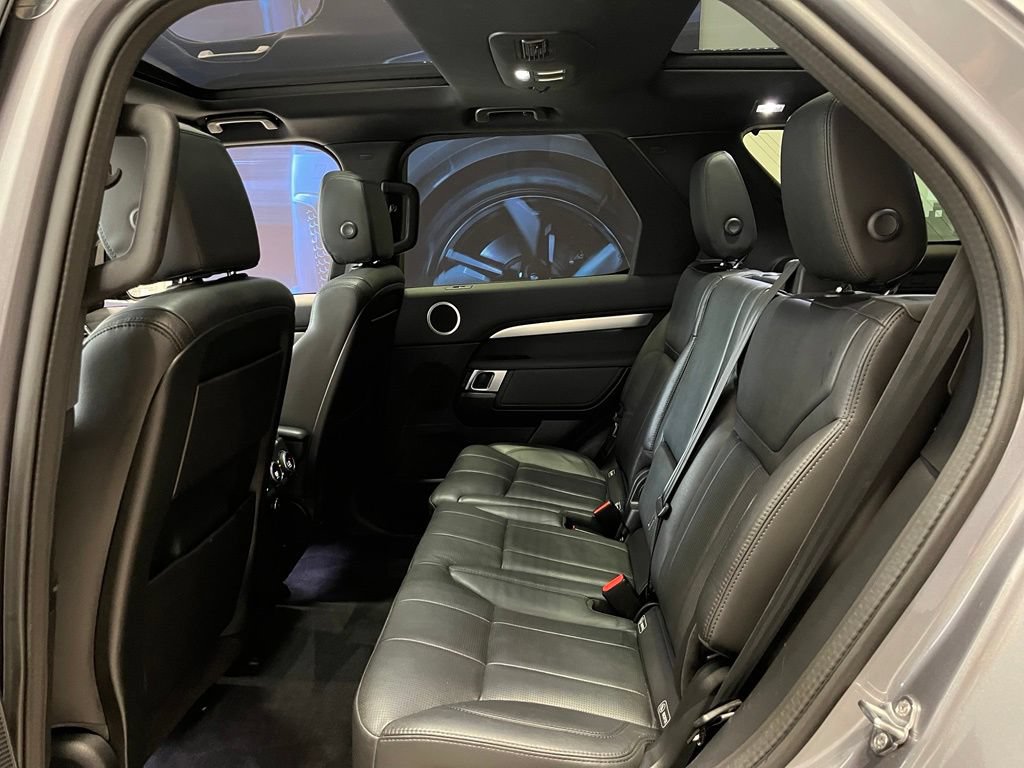 Used 2020 Land Rover Discovery Landmark AWD/4WD image 21