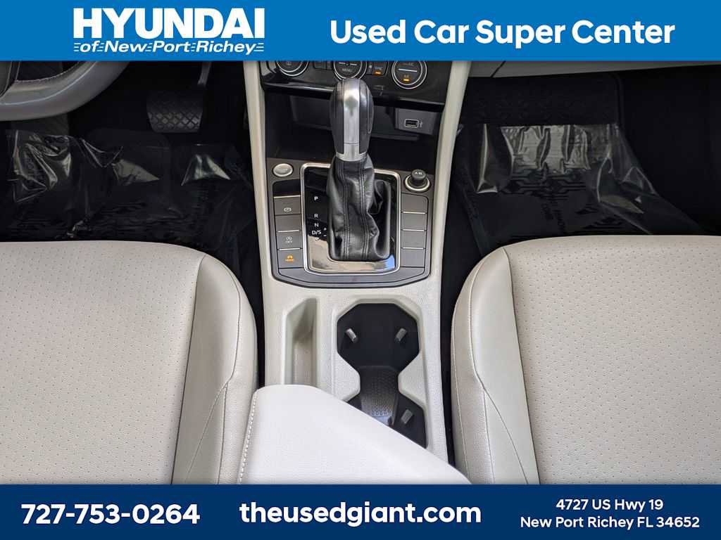 Used 2019 Volkswagen Jetta SEL w/ Cold Weather Package image 20