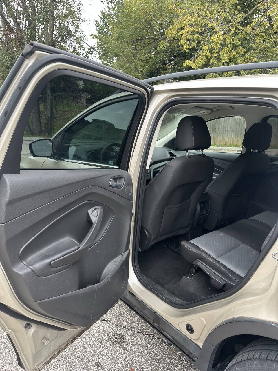 Used 2017 Ford Escape SE w/ Equipment Group 201A FWD image 15