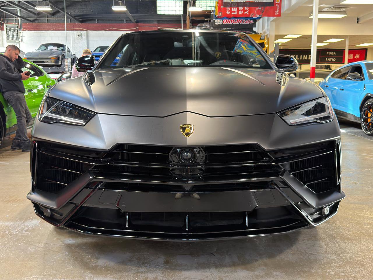 Used 2024 Lamborghini Urus S AWD/4WD image 2