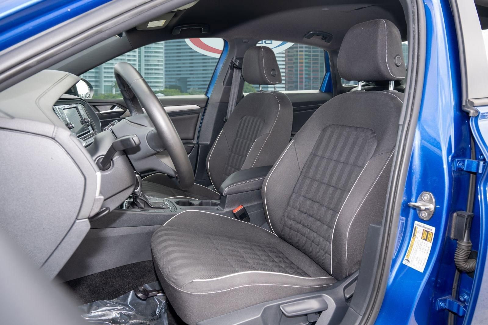 Used 2022 Volkswagen Jetta Sport image 15