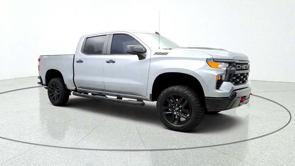 Used 2023 Chevrolet Silverado 1500 Custom Trail Boss w/ LPO, Dark Essentials Package AWD/4WD image 3