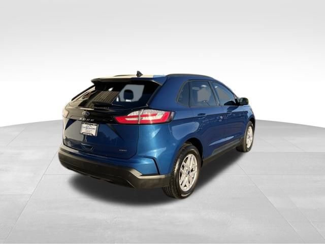 Used 2022 Ford Edge SE image 2