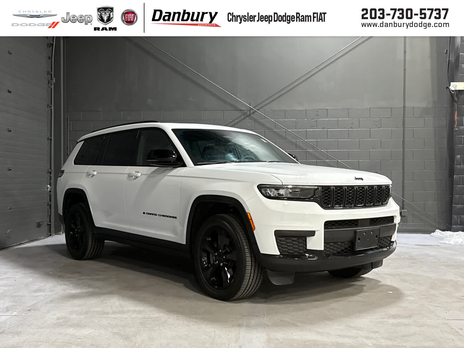 Used 2023 Jeep Grand Cherokee L Laredo AWD/4WD image 1