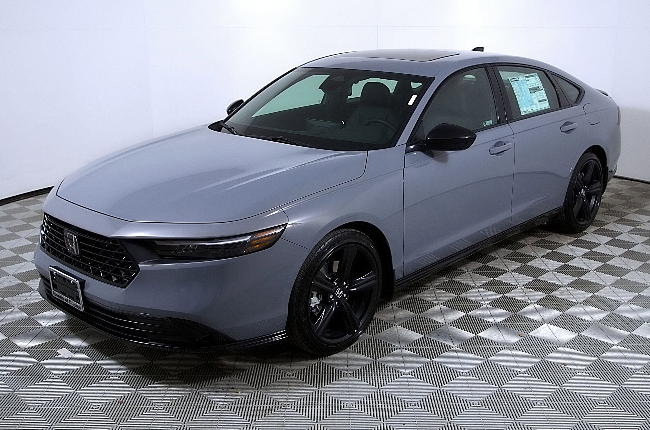 Used 2024 Honda Accord Sport image 3