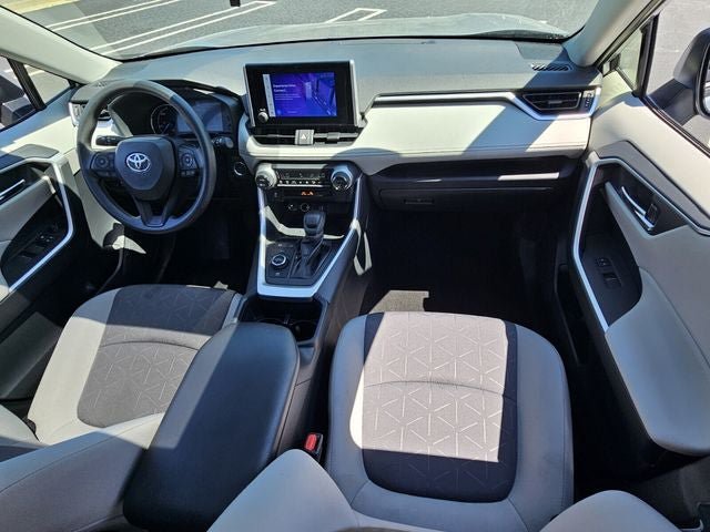 Used 2025 Toyota RAV4 XLE AWD/4WD image 15