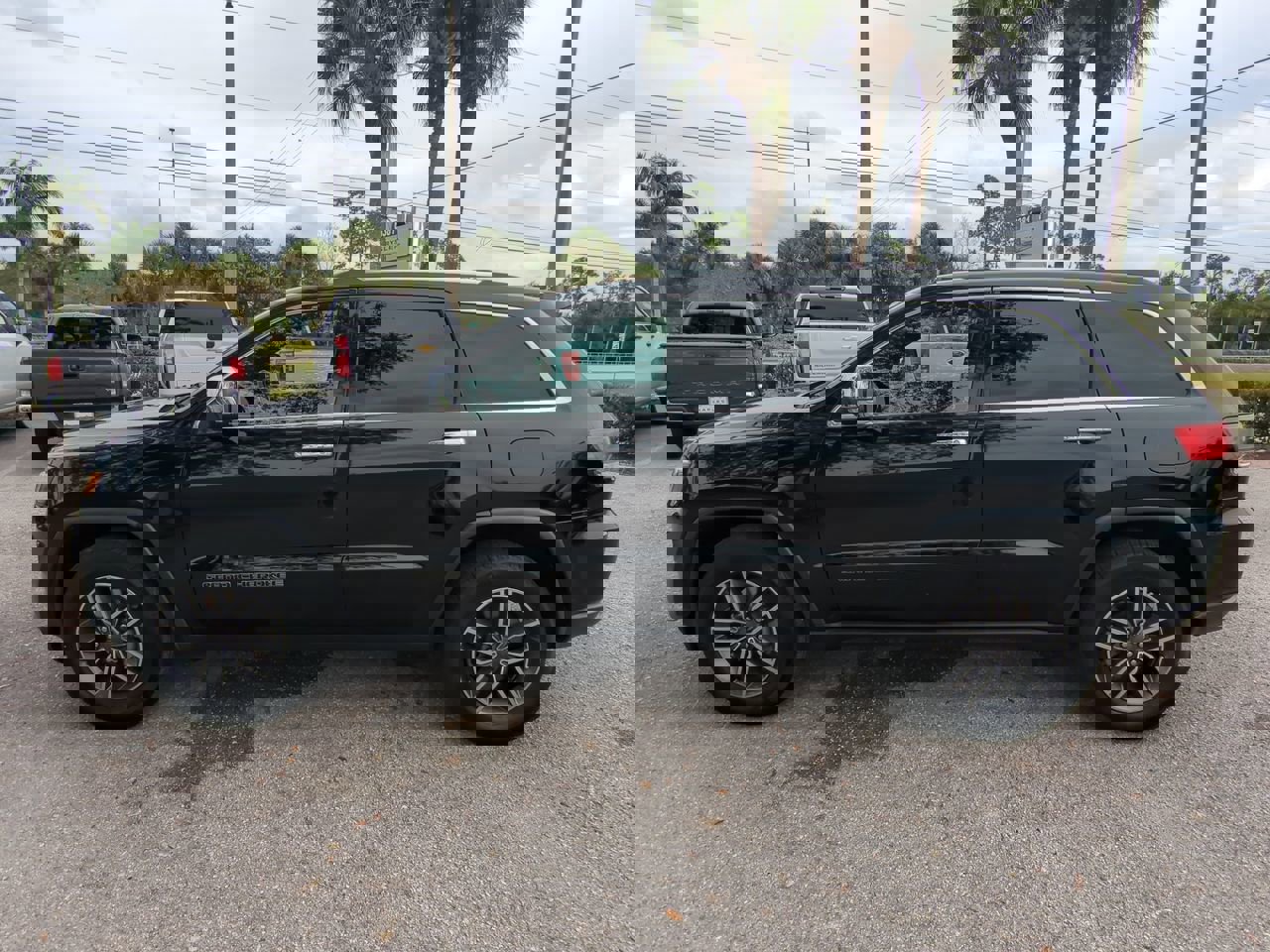 Used 2019 Jeep Grand Cherokee Limited w/ Luxury Group II image 8