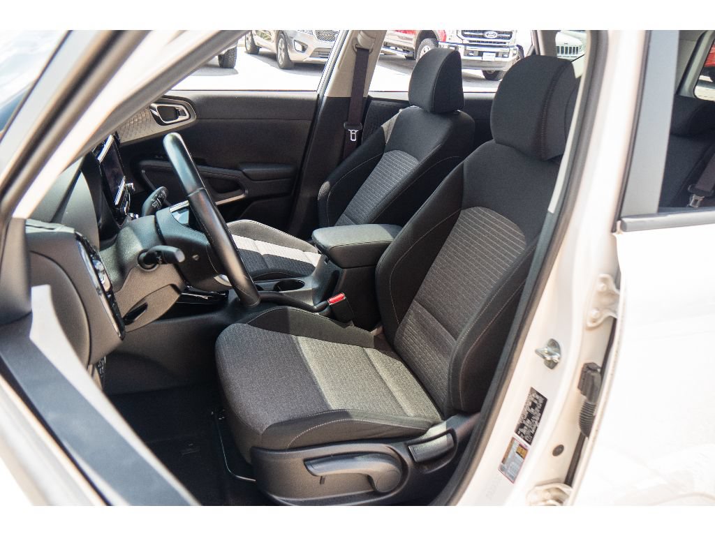 Used 2022 Kia Soul GT-Line FWD image 12