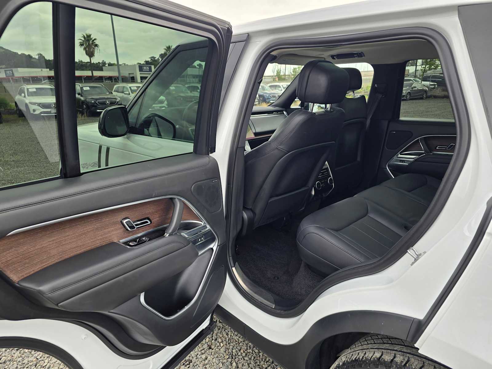 Used 2023 Land Rover Range Rover SE image 17