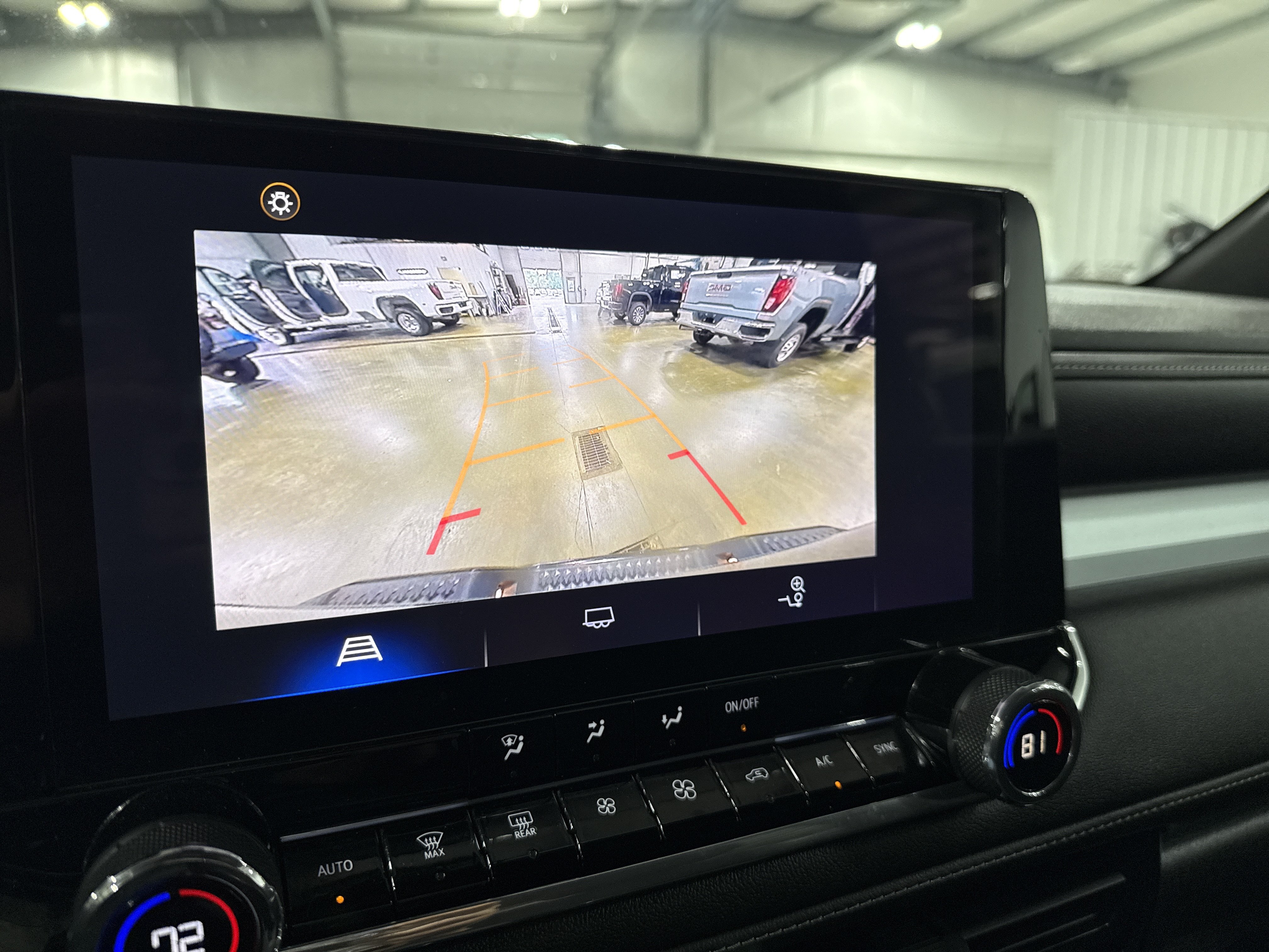 Used 2024 Chevrolet Colorado LT w/ LT Convenience Package AWD/4WD image 13