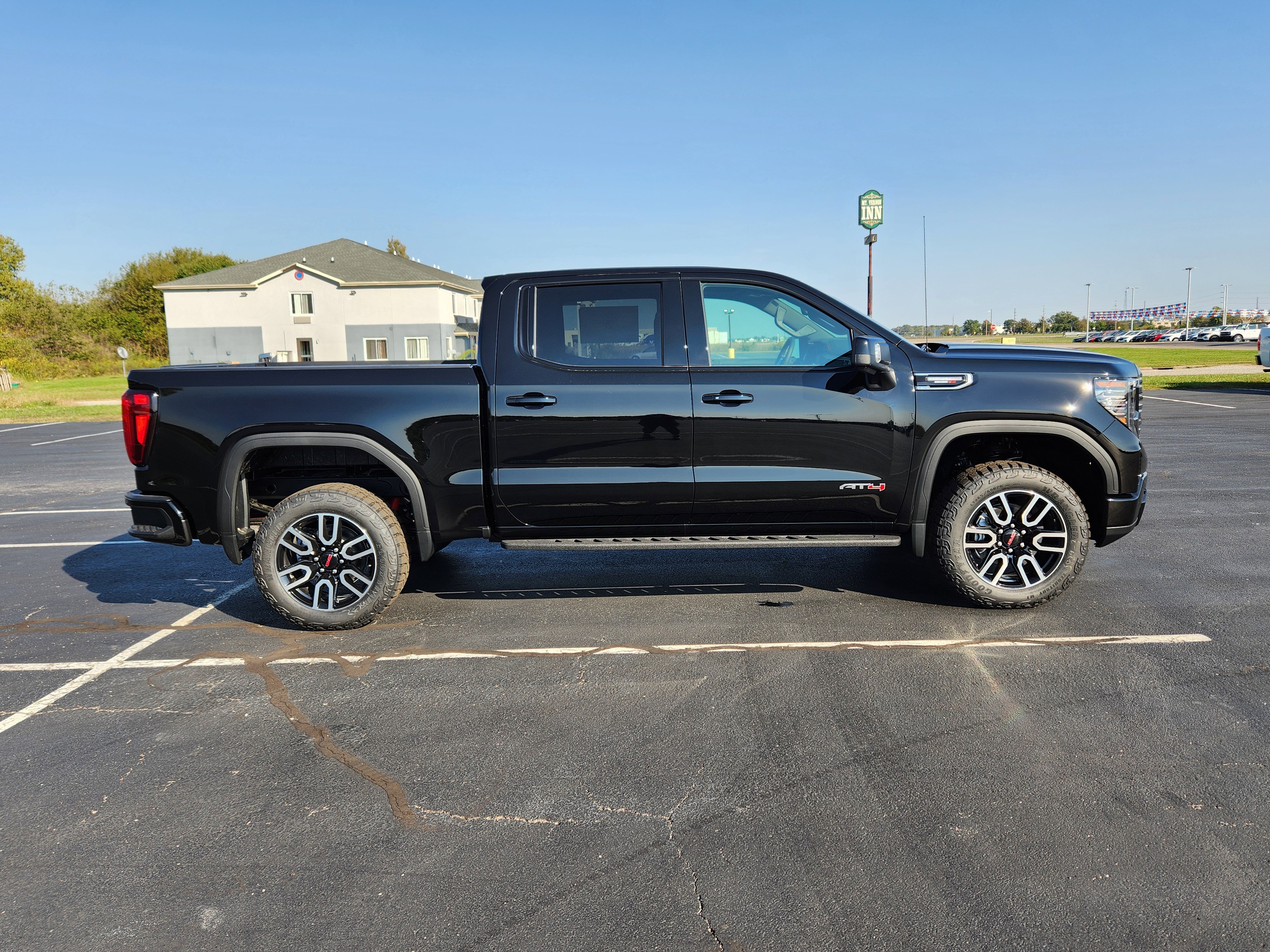 New 2026 GMC Sierra 1500 AT4 w/ AT4 Premium Package image 5