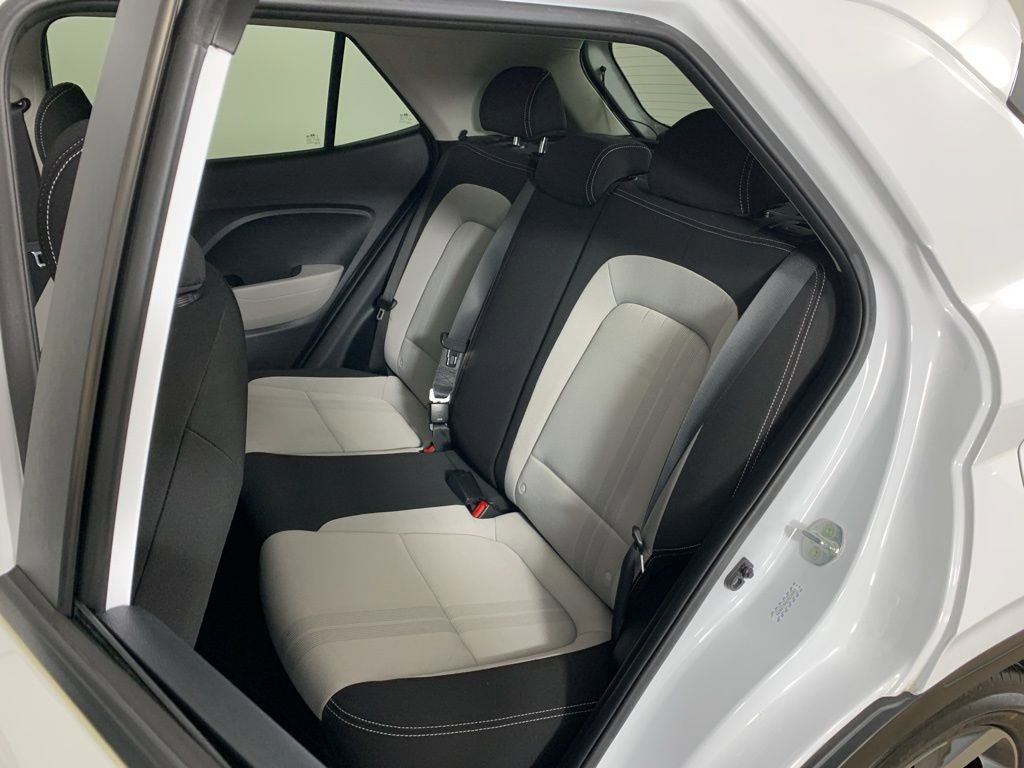 Used 2022 Hyundai Venue SEL image 29