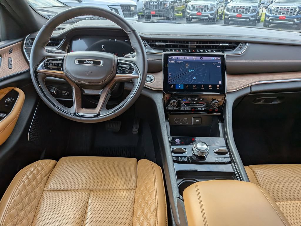 Used 2023 Jeep Grand Cherokee Summit w/ Adv Protech Group IV AWD/4WD image 19