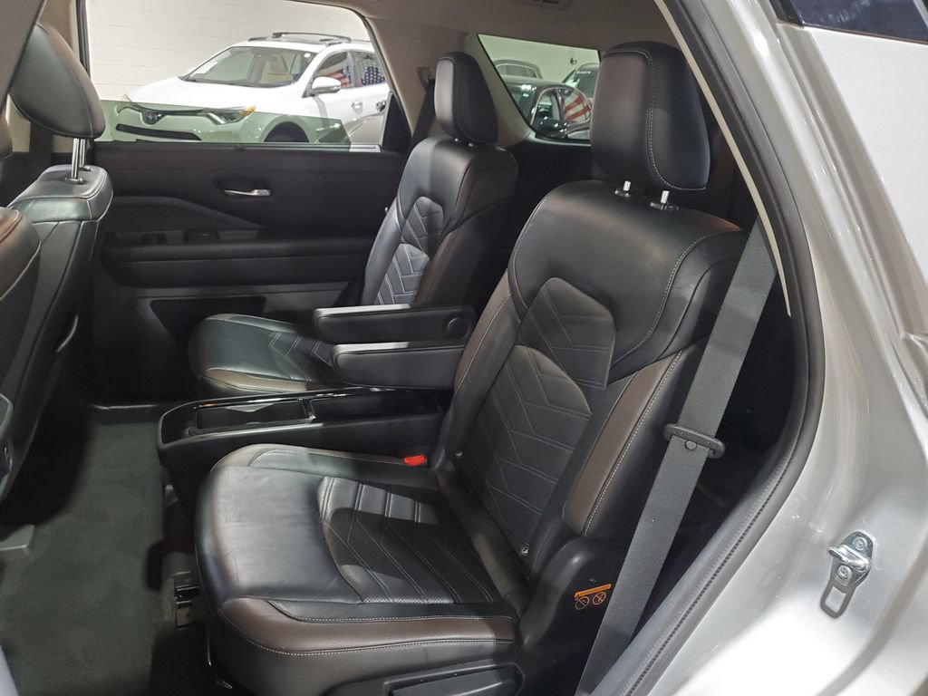 Used 2022 Nissan Pathfinder Platinum w/ Cargo Package FWD image 28
