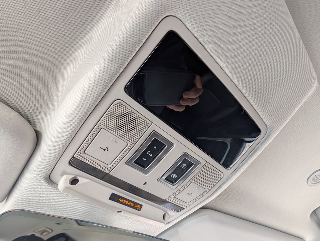 Used 2024 Land Rover Defender 110 S image 33