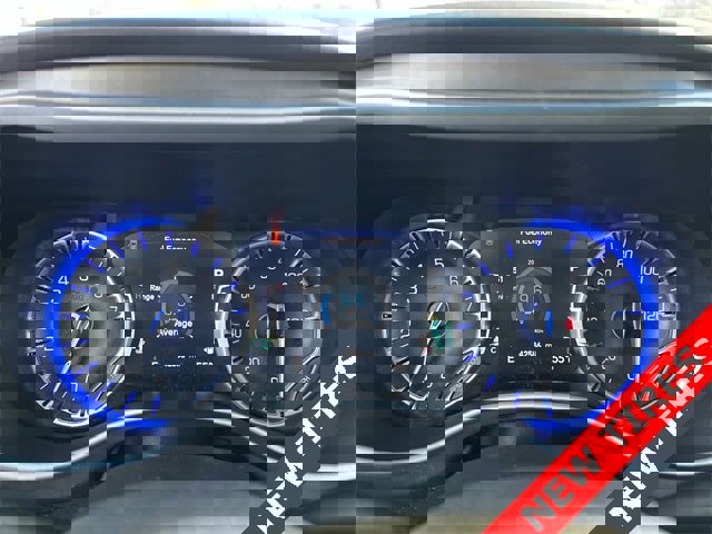 Certified 2024 Chrysler Pacifica Touring-L image 19