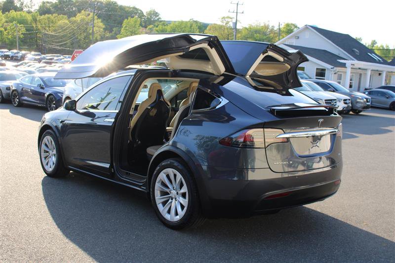 Used 2016 Tesla Model X 75D AWD/4WD image 7