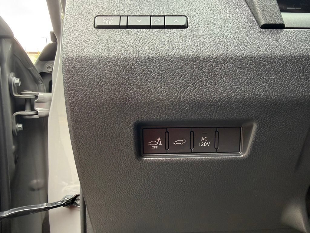 Used 2024 Lexus GX 550 w/ Cold Area Package AWD/4WD image 14