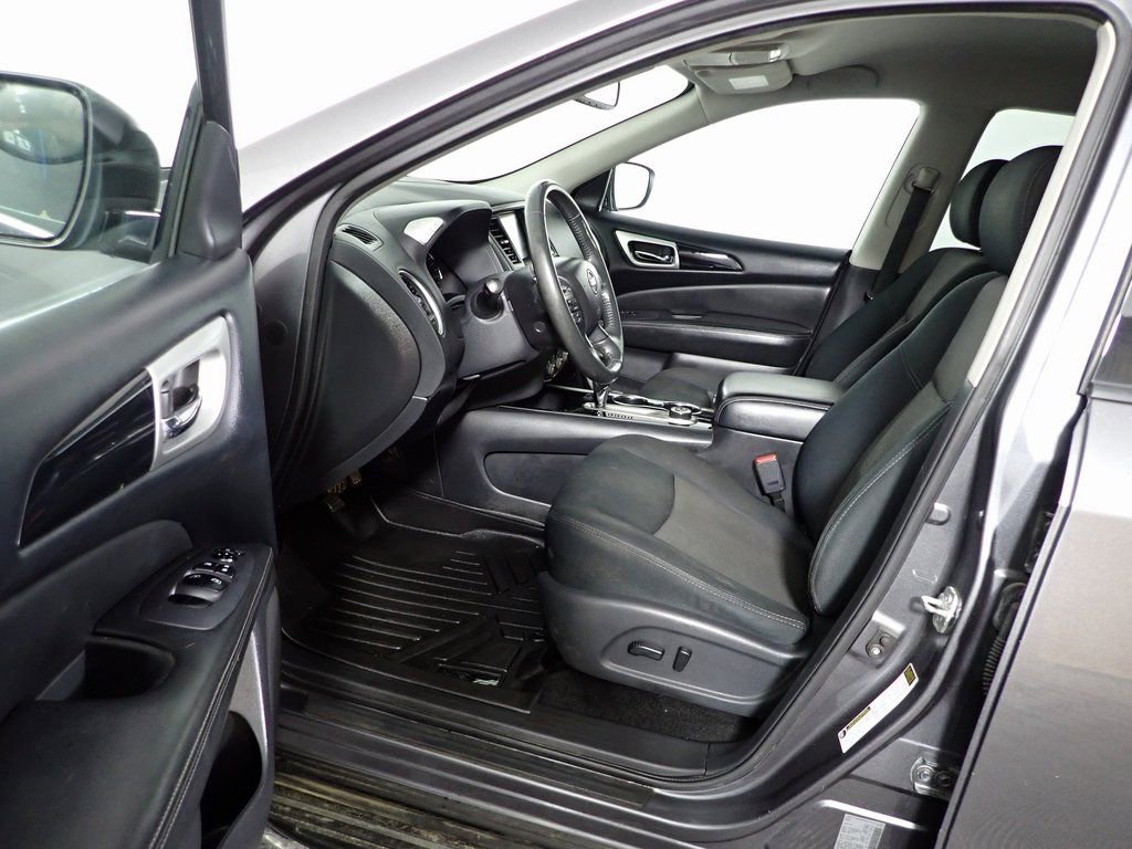 Used 2018 Nissan Pathfinder SV w/ SV All Weather Package image 16