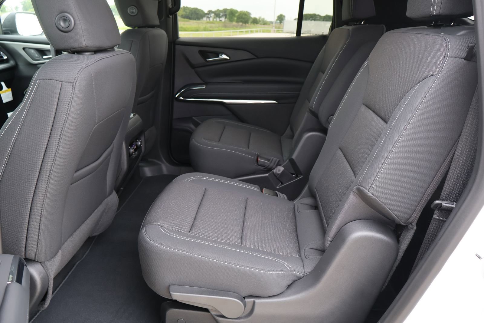 New 2026 Chevrolet Traverse LT FWD image 8