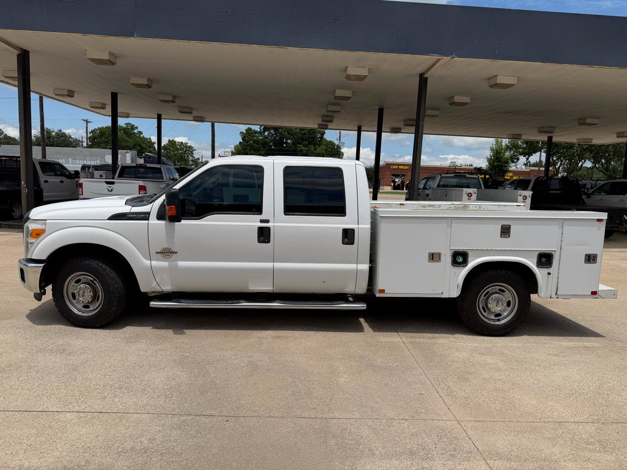 Used 2014 Ford F250 XL w/ Power Equipment Group RWD image 2