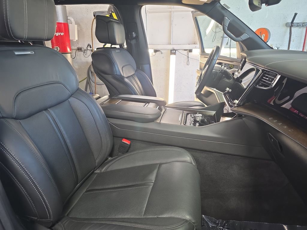 Used 2022 Jeep Grand Wagoneer Series I AWD/4WD image 10