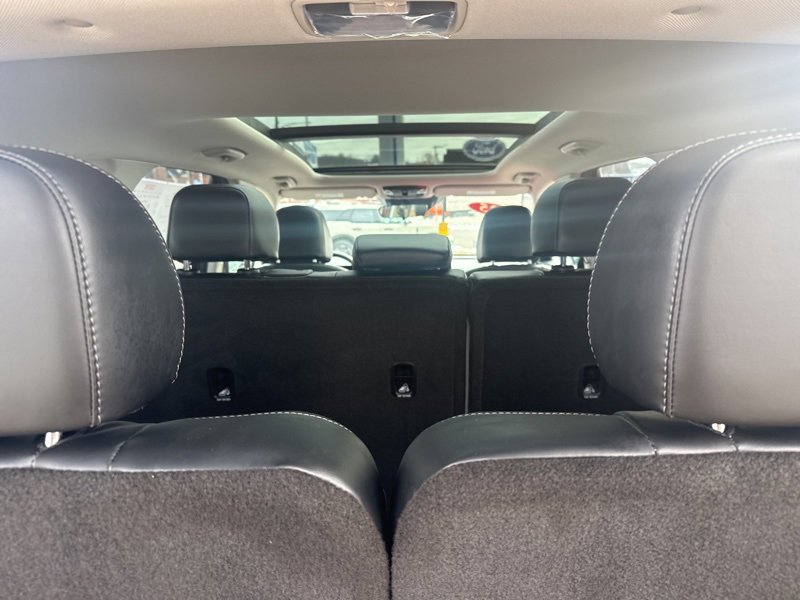 Used 2025 Kia Sorento S w/ Panoramic Sunroof Package image 12