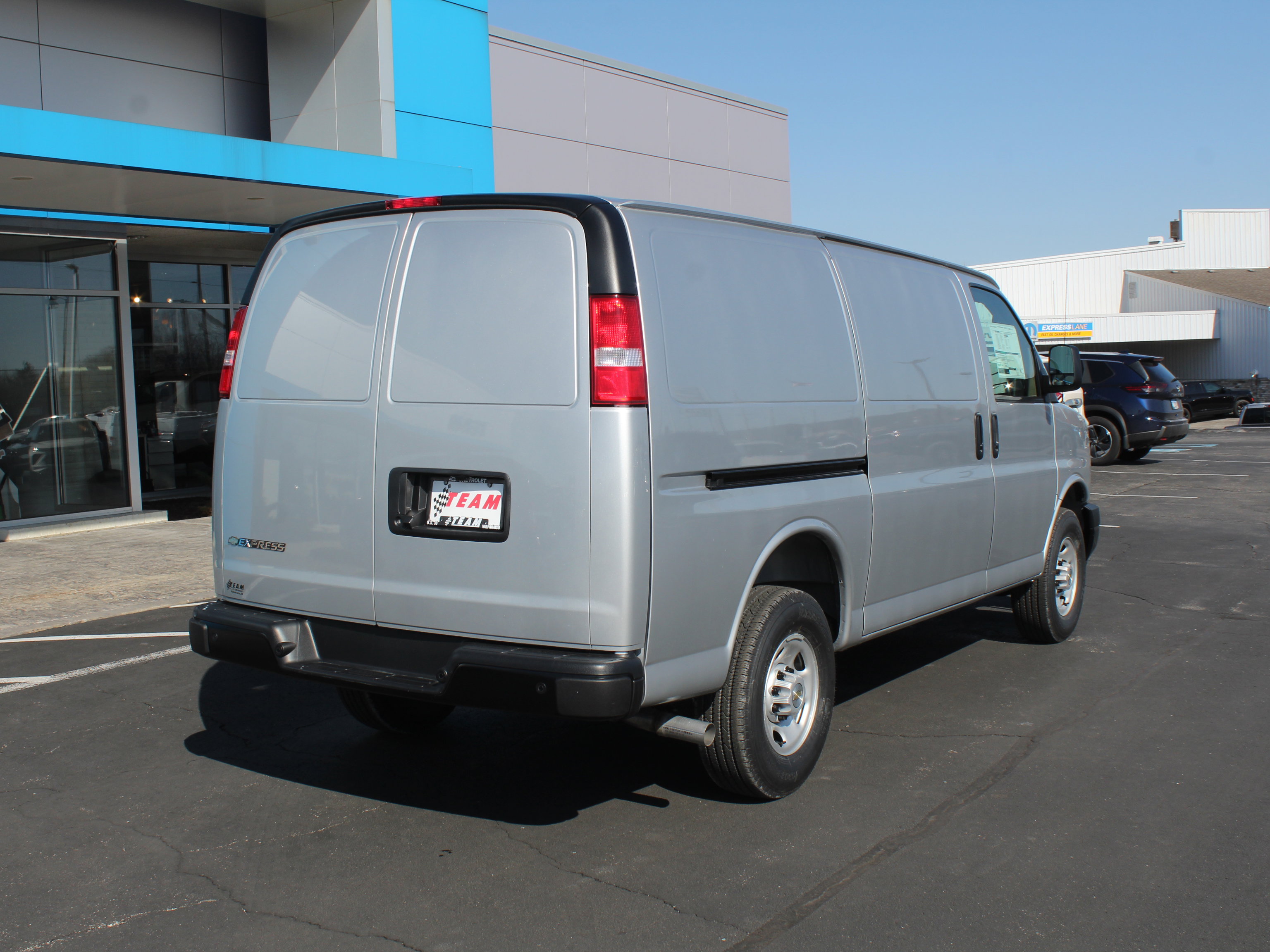New 2026 Chevrolet Express 2500 image 4