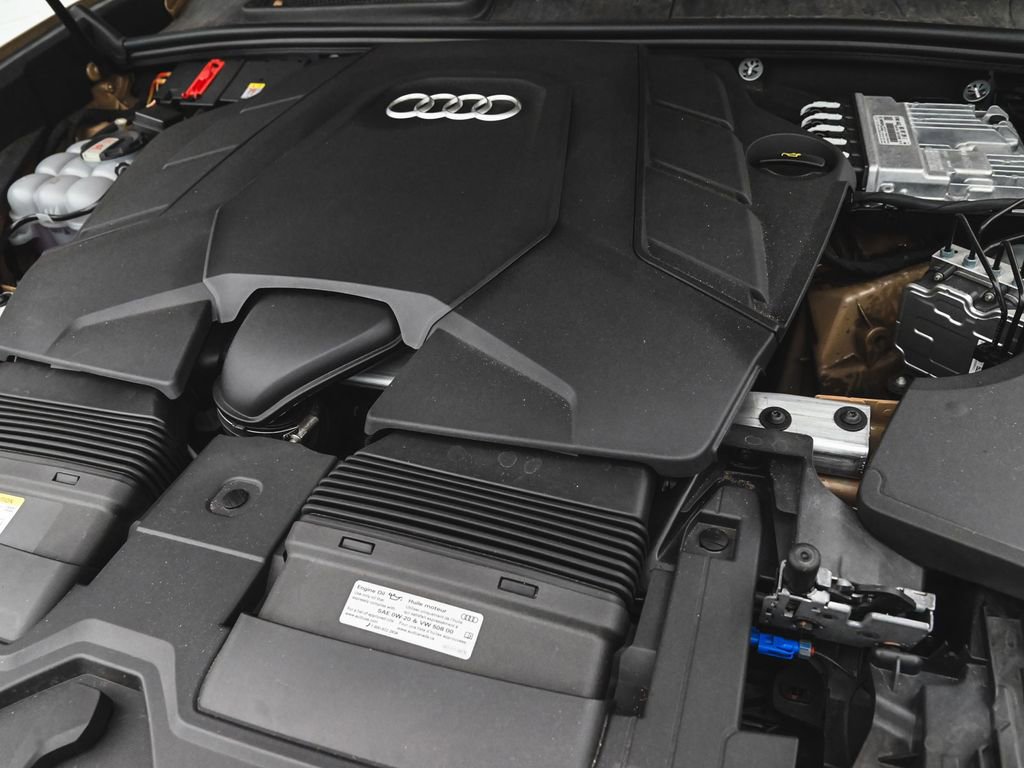 Used 2024 Audi Q8 Premium Plus w/ Premium Plus Package image 38