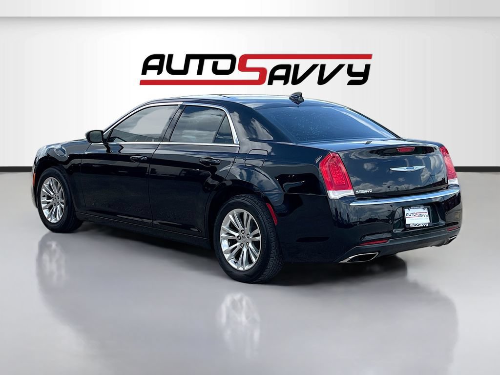 Used 2021 Chrysler 300 Touring L RWD image 5