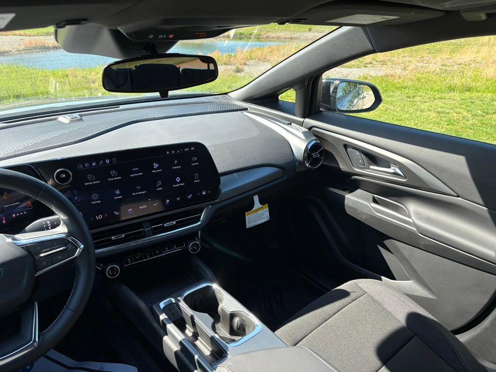 New 2026 Chevrolet Equinox EV LT w/ Comfort Package AWD/4WD image 48