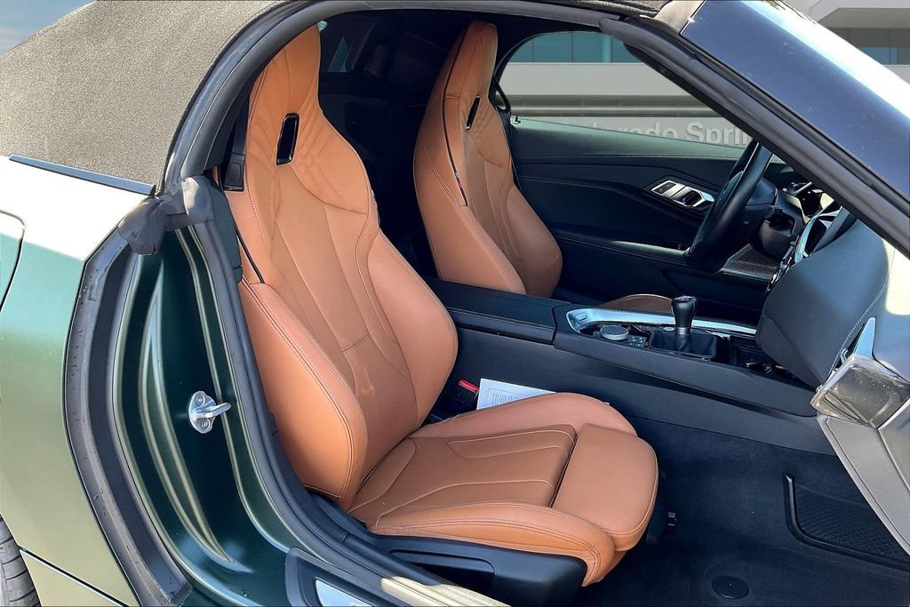 Used 2025 BMW Z4 M40i w/ Edition RWD image 25