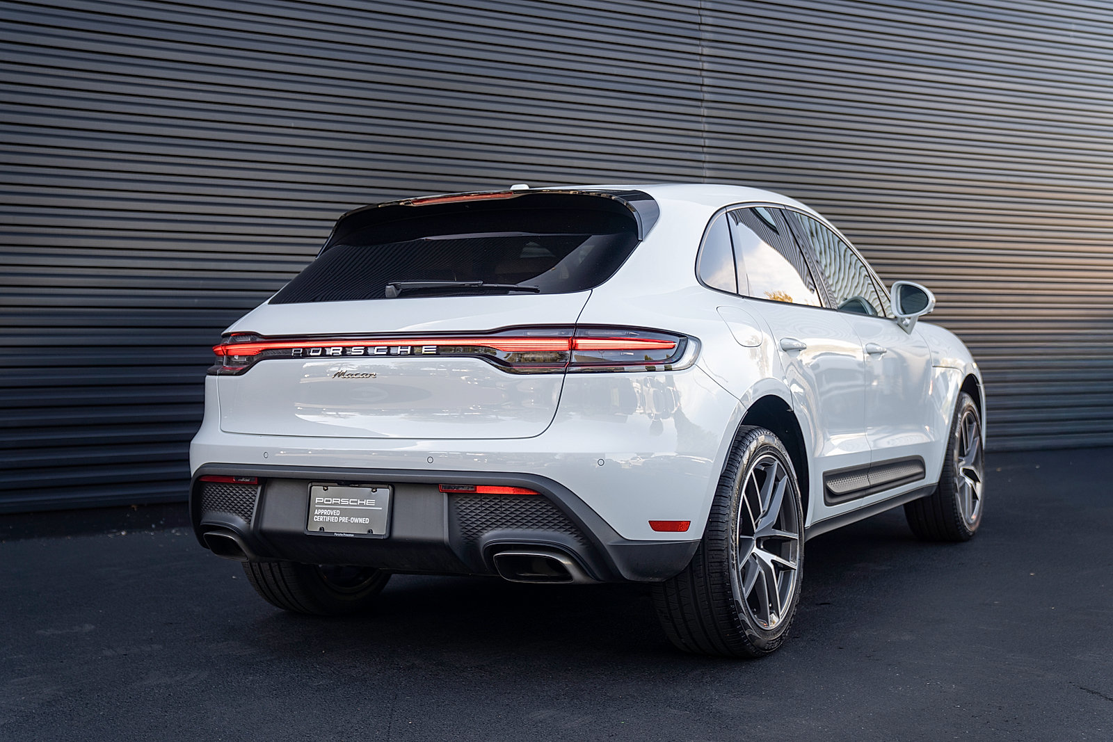 Used 2026 Porsche Macan AWD/4WD image 28