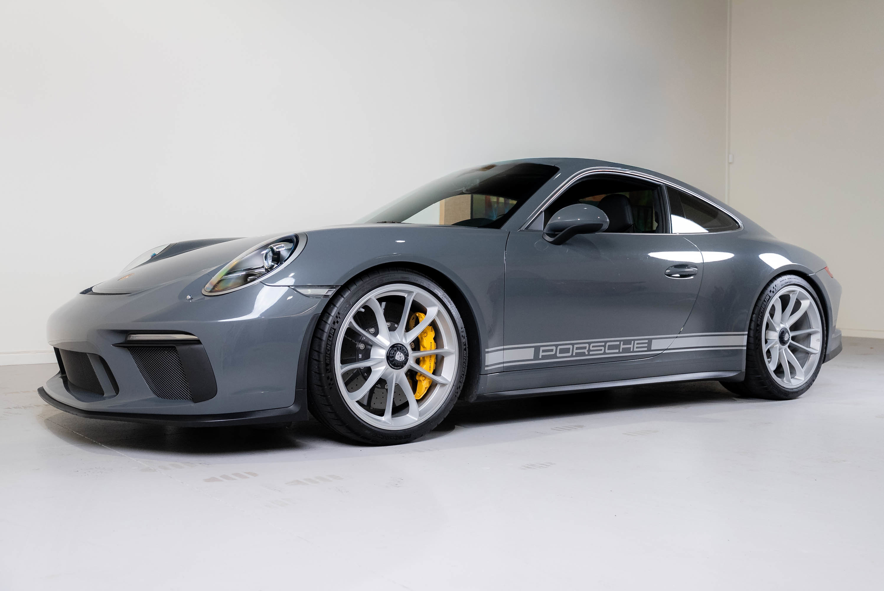 Used 2018 Porsche 911 GT3 image 1