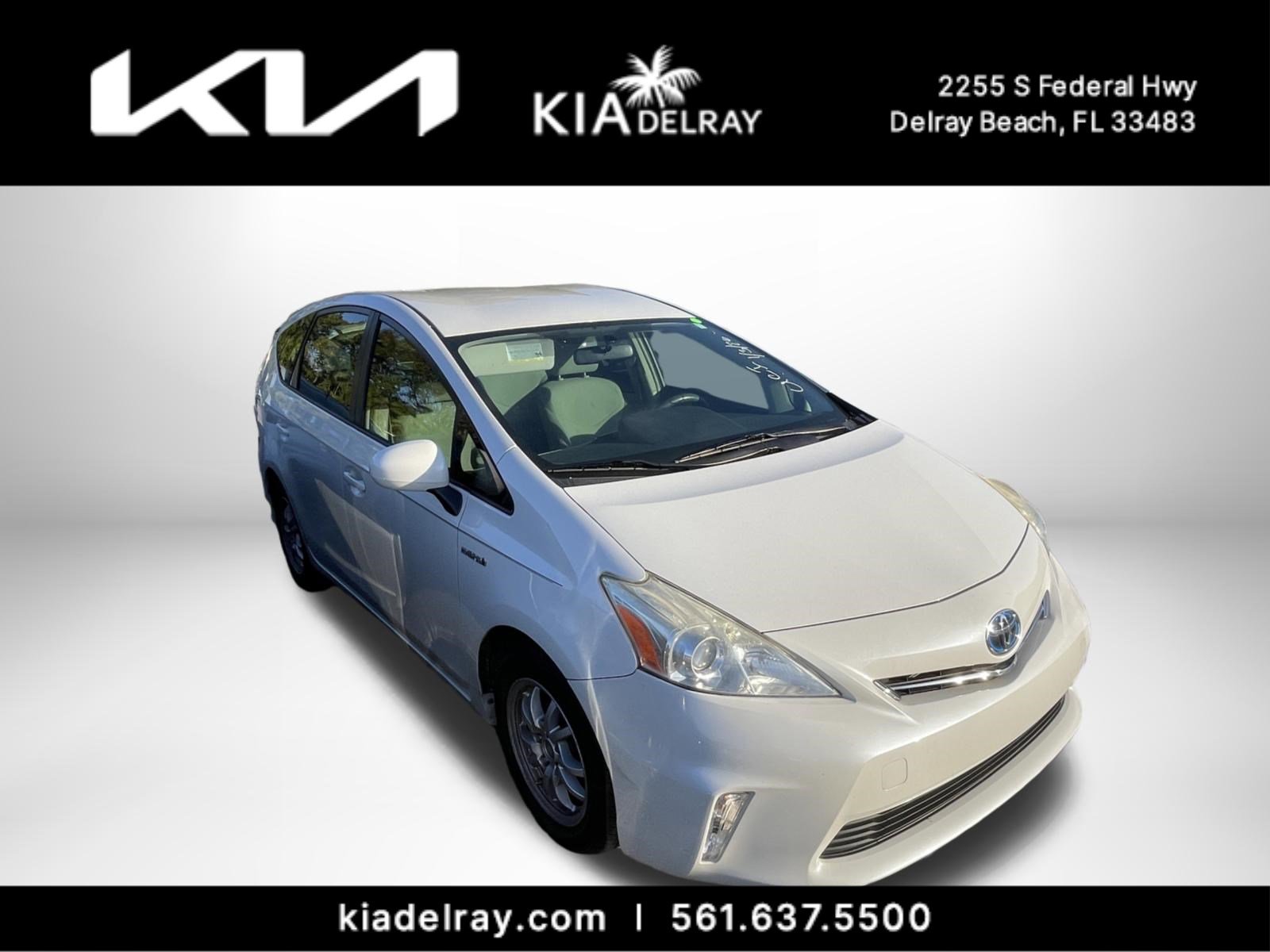 Used 2013 Toyota Prius V video 1