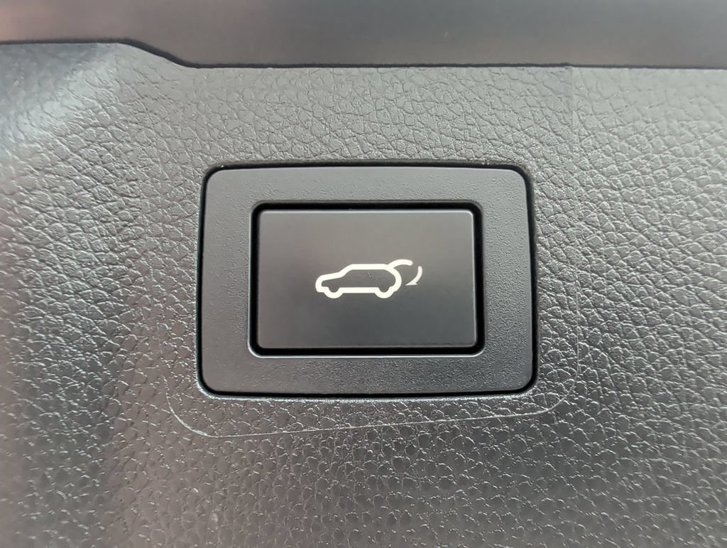 Used 2018 Hyundai Santa Fe AWD image 23
