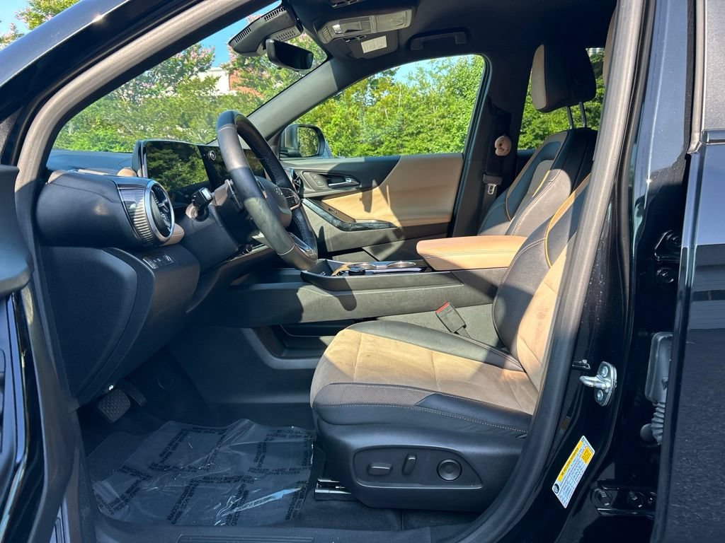 Used 2025 Chevrolet Equinox ACTIV w/ Safety and Technology Package FWD image 18