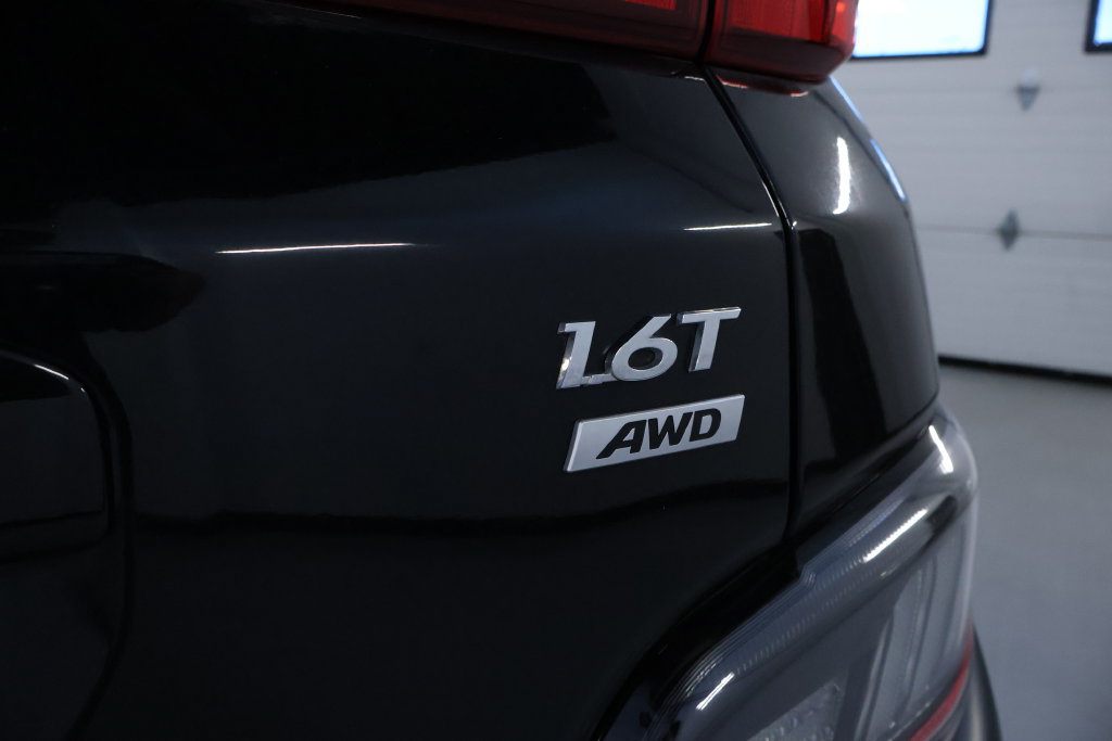 Used 2023 Hyundai Kona Limited AWD/4WD image 12