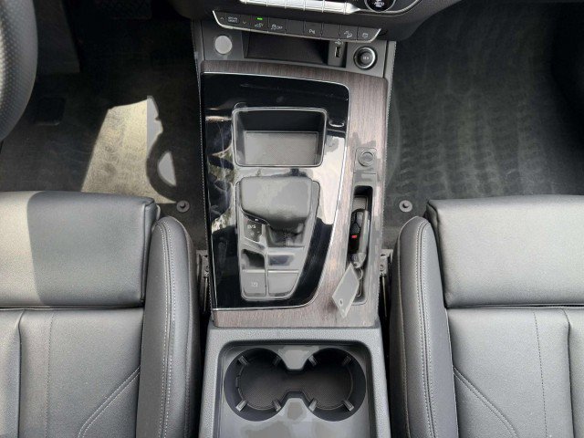 Certified 2025 Audi Q5 e Premium Plus w/ Premium Plus Package AWD/4WD image 16