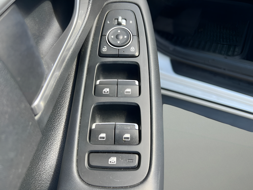 Used 2020 Hyundai Sonata SE w/ Cargo Package FWD image 17