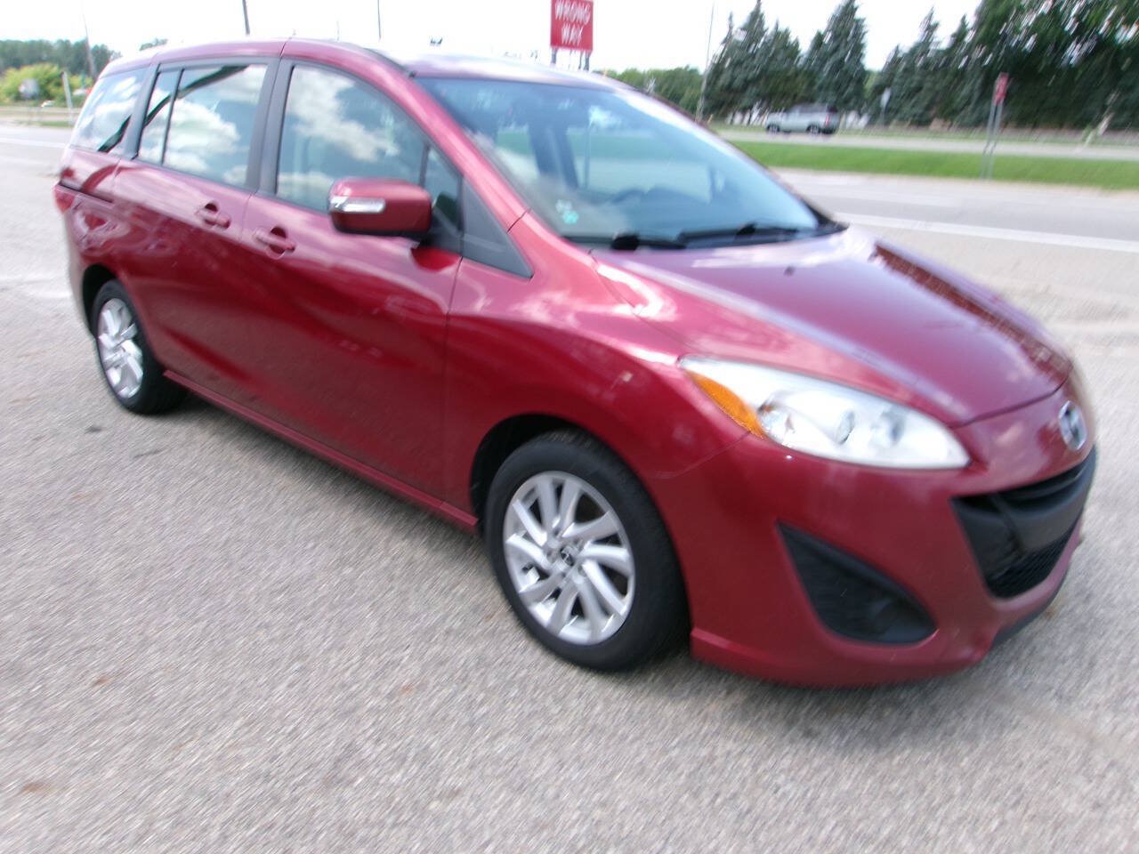 Used 2015 MAZDA MAZDA5 Sport FWD image 2