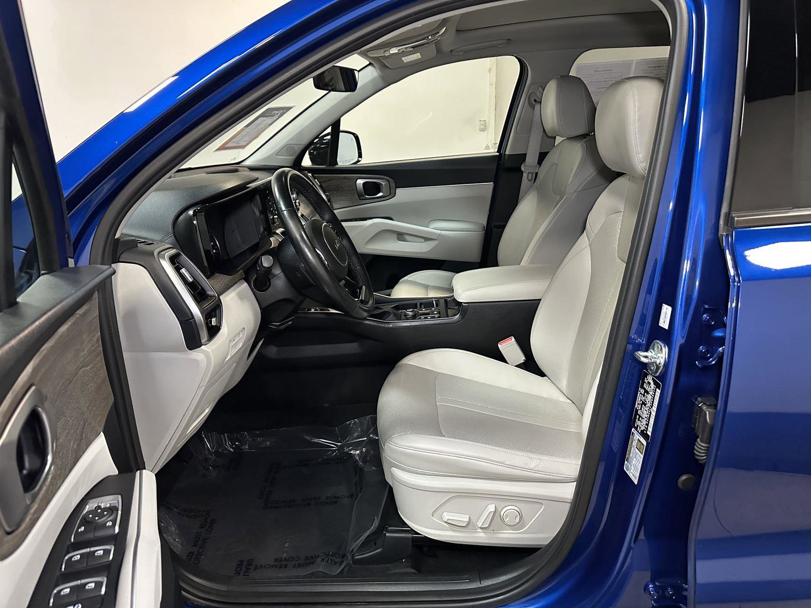 Used 2023 Kia Sorento EX w/ Panoramic Sunroof Package image 22