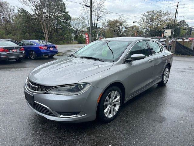 Used 2016 Chrysler 200 Limited Platinum w/ Comfort & Convenience Group FWD image 2