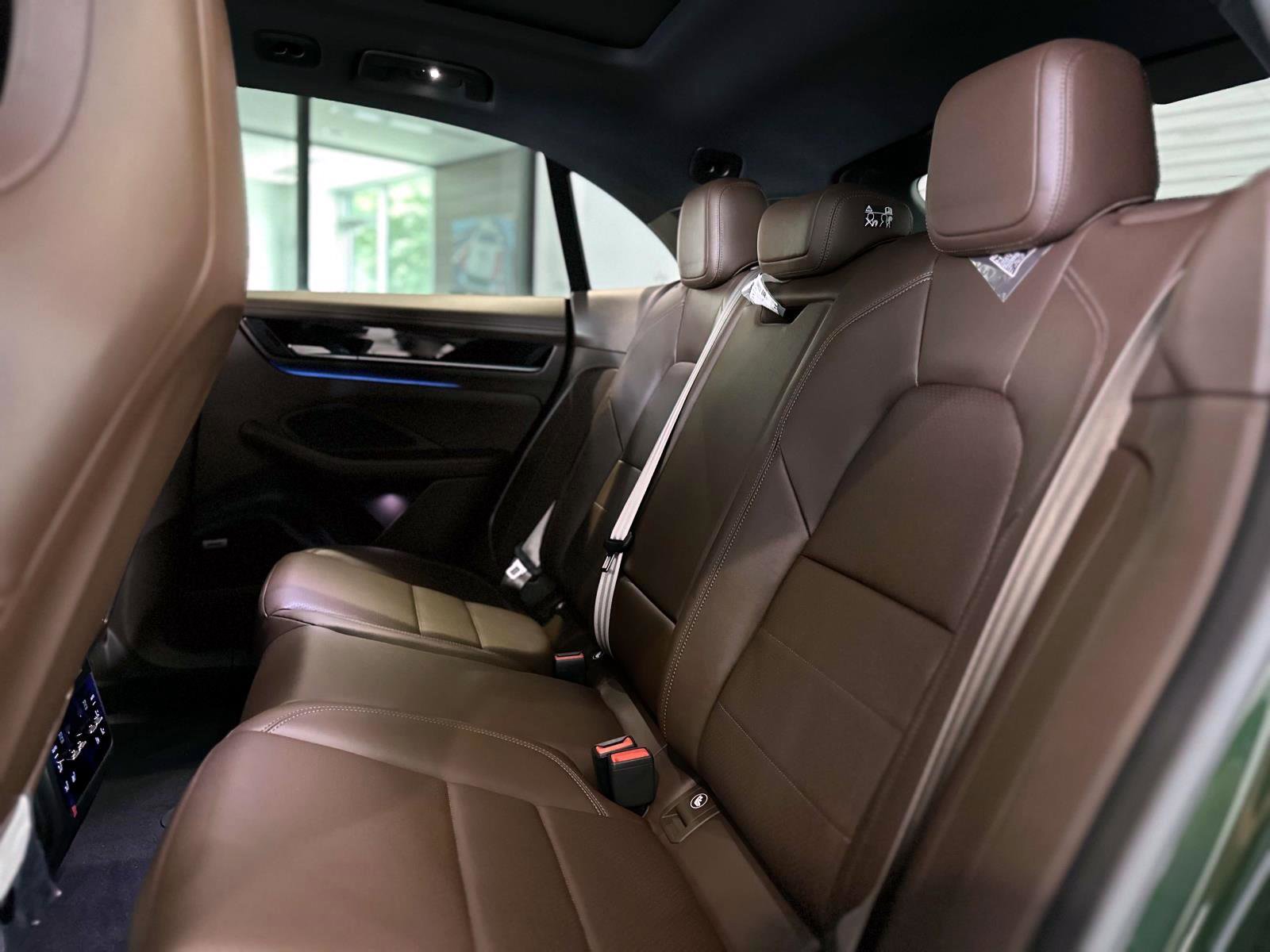 New 2024 Porsche Macan 4 Electric image 16