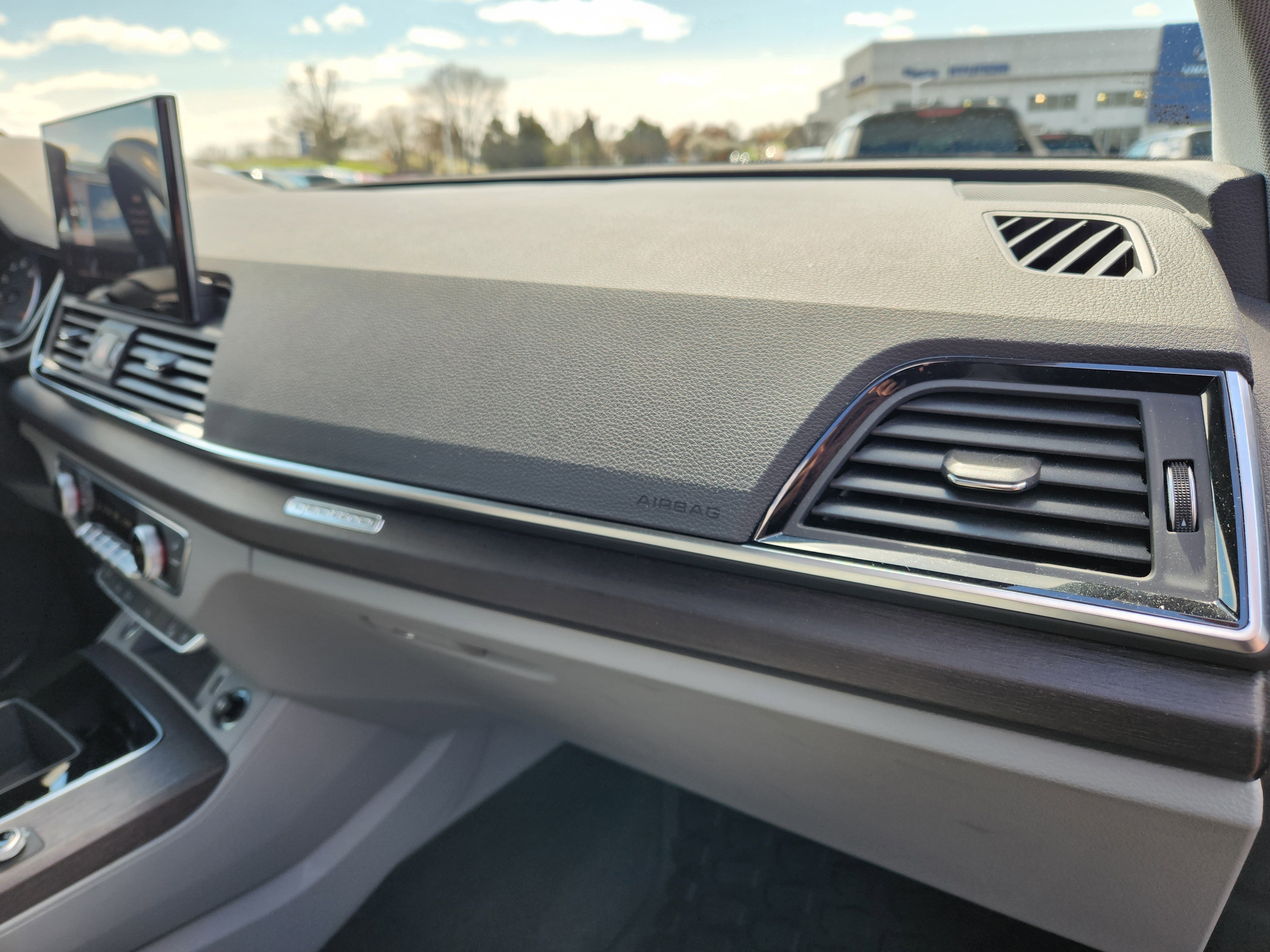 Used 2022 Audi Q5 2.0T Premium AWD/4WD image 17