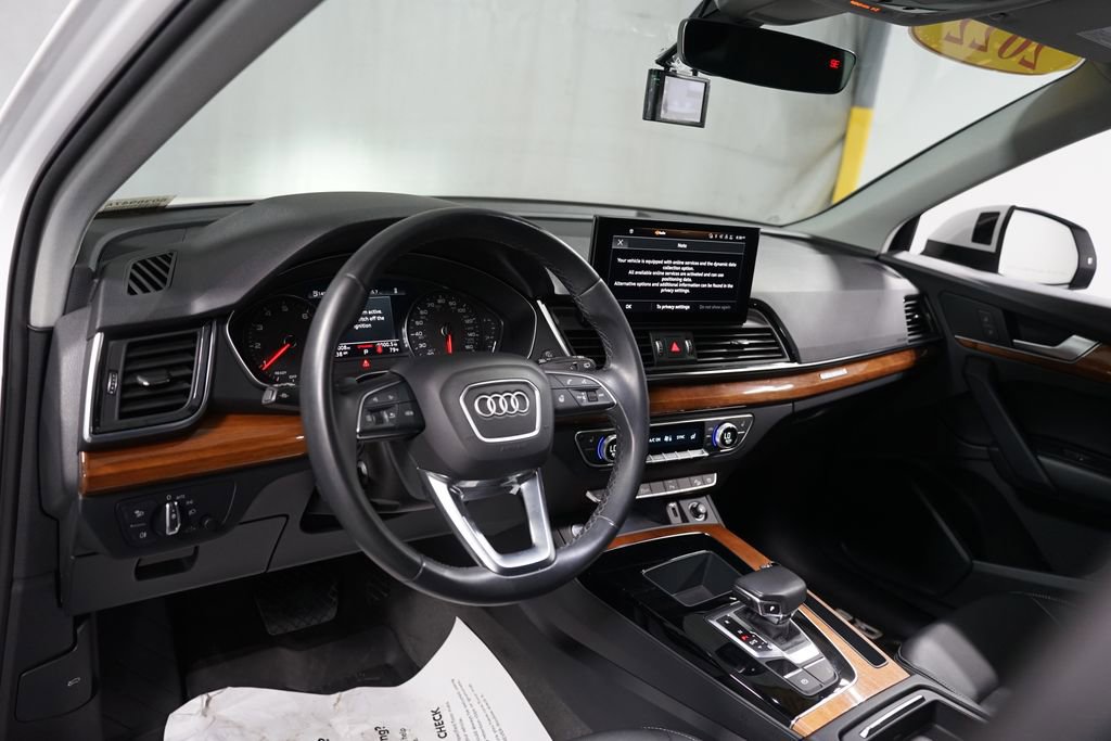 Used 2022 Audi Q5 2.0T Premium w/ Convenience Package AWD/4WD image 11