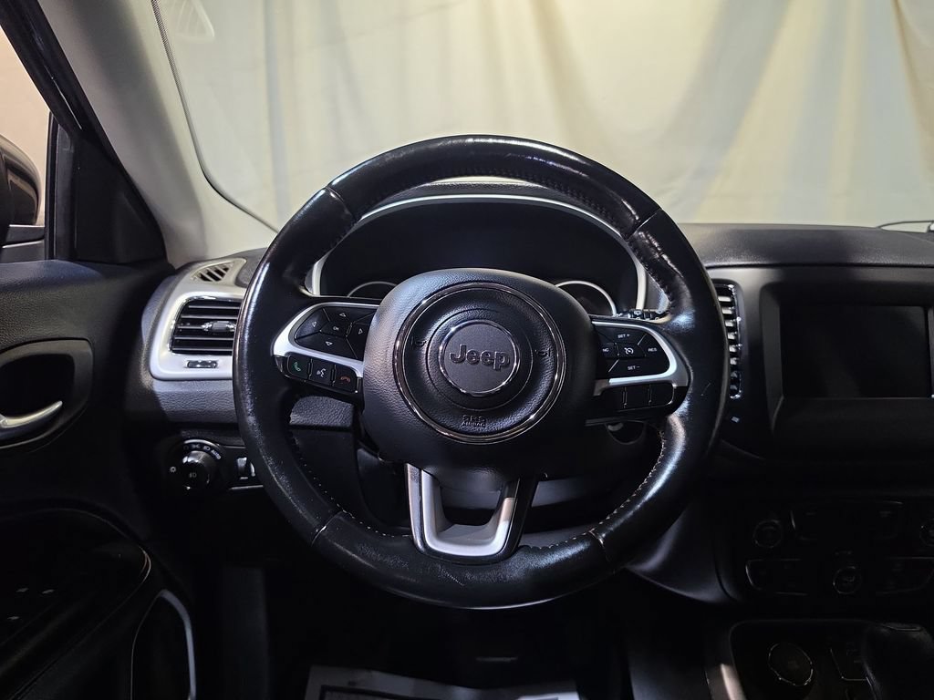 Used 2018 Jeep Compass Latitude w/ Popular Equipment Group AWD/4WD image 11